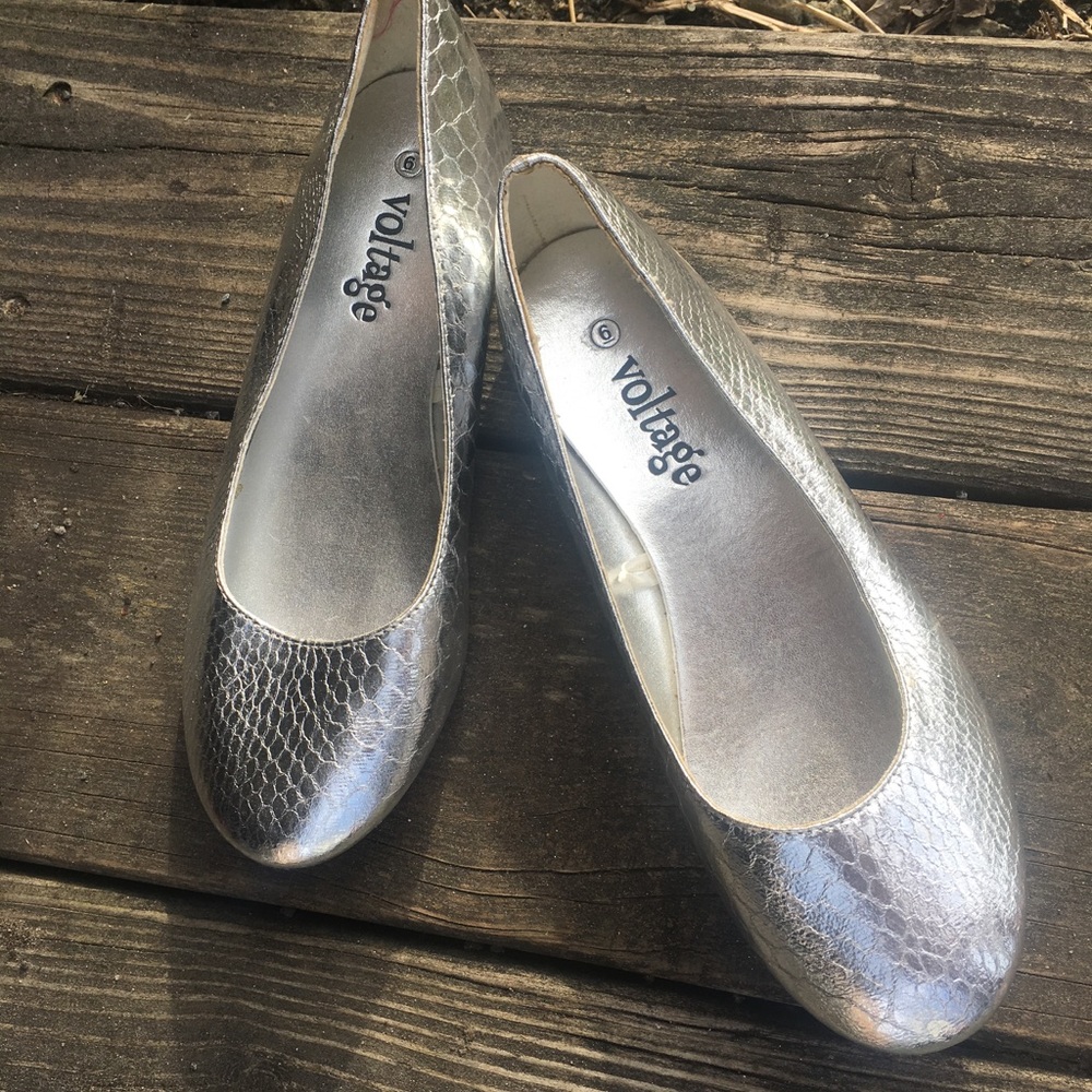NEW VOLTAGE SILVER FLATS - Picture 2 of 4